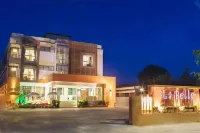 La Belle Hotel