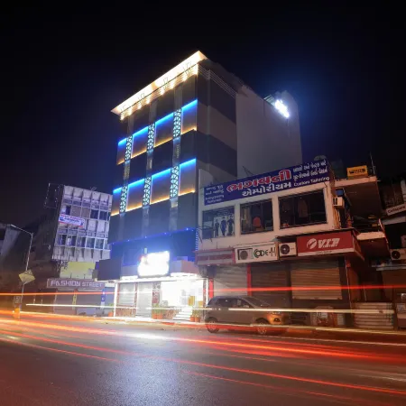 Hotel One up Отели рядом с достопримечательностью «Мечеть Sidi Bashir»