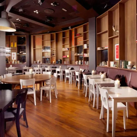 Home Hotel Folketeateret