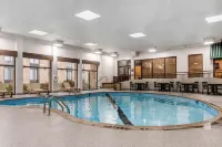 MainStay Suites MSP Airport - Mall of America - Pool
