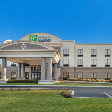 Holiday Inn Express & Suites PERRY by IHG
