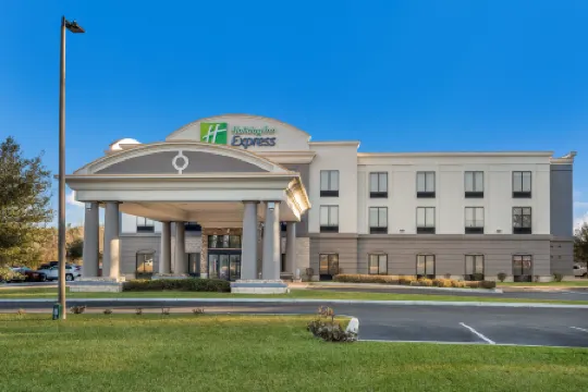 Holiday Inn Express & Suites PERRY by IHG