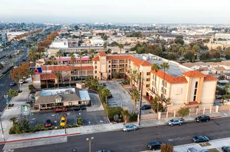 Suites Lawndale, CA – South Bay
