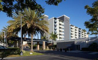 Four Points by Sheraton Los Angeles Westside