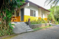RedDoorz Near Stab Syailendra Kopeng فنادق في Ngablak
