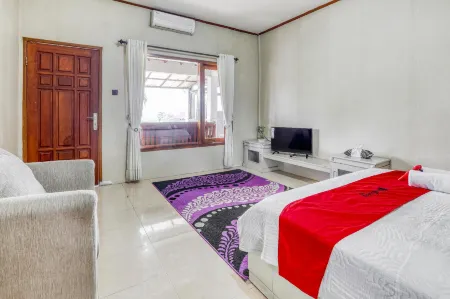 RedDoorz Plus @ Purwodadi Отели в г. Purwosari