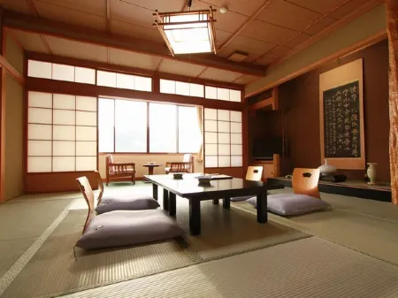 Kousagi No Yado Arakawaso Отели рядом с достопримечательностью «Takanosu Camping Ground»