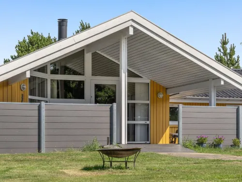 "Euphemia" - 900m from the Sea