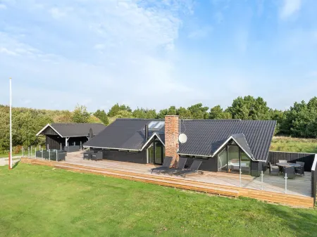 "Ellenora" - 1km from the Sea