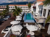 S Hotel Kingston - Pools