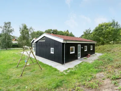 "Bjarki" - 800m from the Sea Hotels near Femmøller Strand