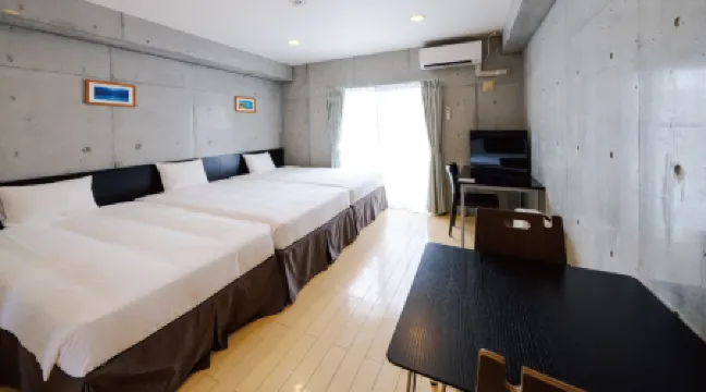 นาฮะ-เวสต์ อินน์