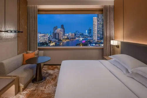 โรงแรมมิลเลนเนียม ฮิลตัน กรุงเทพฯ