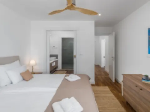 Luxury Beachside Villa Porto Bus Hotels in Bale