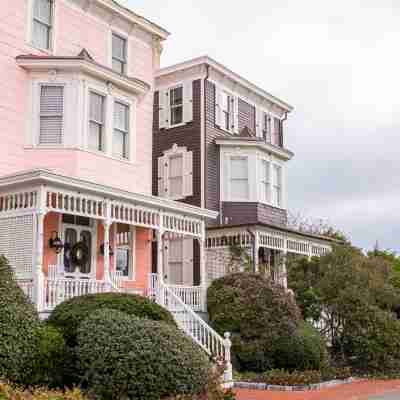 The Virginia and Cottages Hotel Exterior