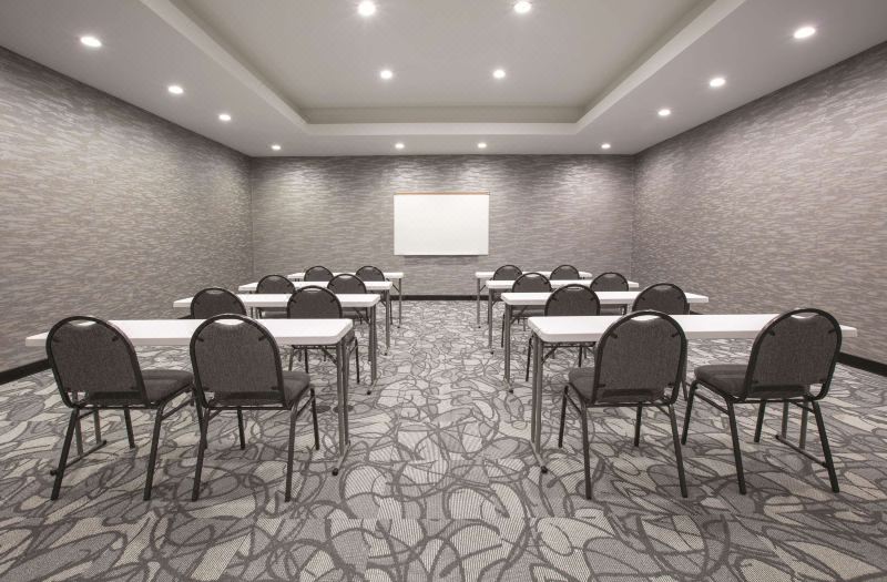 La Quinta Inn & Suites by Wyndham Amarillo Airport photo 4