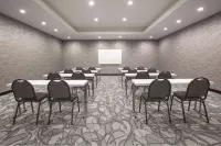 La Quinta Inn & Suites by Wyndham Amarillo Airport