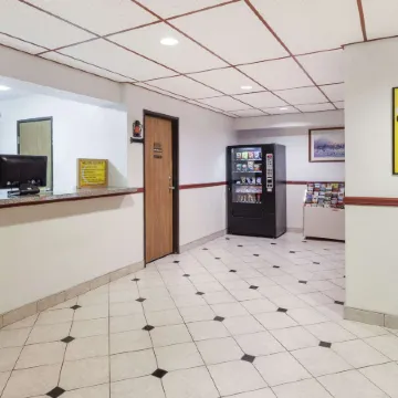 Super 8 by Wyndham Winchester VA