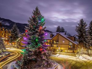 Whistler Village Inn & Suites