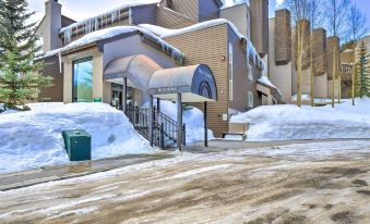 Chic Winter Park Studio w/ Community Hot Tub