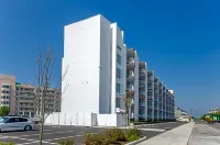 ICONA Diamond Beach Отели в г. Лоуэр Тауншип