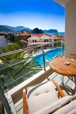 Monte Casa Spa & Wellness Hotel dekat Manastir Reževići
