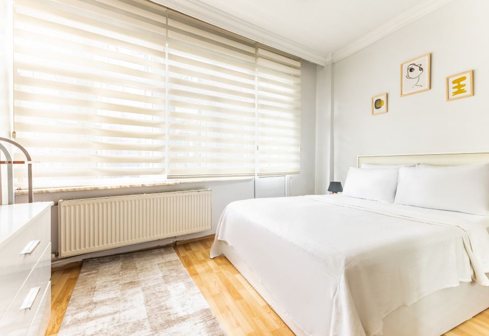 Chic Flat w Balcony 5 Min to Dolmabahce Palace