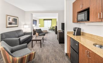 Holiday Inn Express & Suites Wilmington-Newark