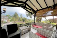 Villa Vranje by Villa Gue Aja Cisarua 호텔