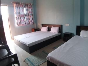 Goroomgo Mahamaya Guest House Varanasi (UP)