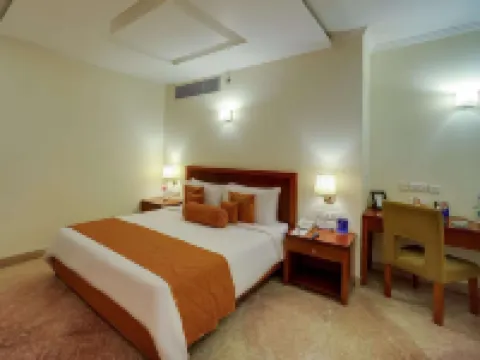 ロイヤル サロヴァー ポーティコ シリグリ シリグリのホテル