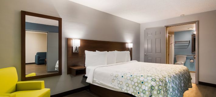 HomeTowne Studios Vero Beach - I-95 Hotels in Indian River County