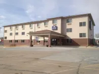 The Edgewood Hotel and Suites فنادق في Fairbury
