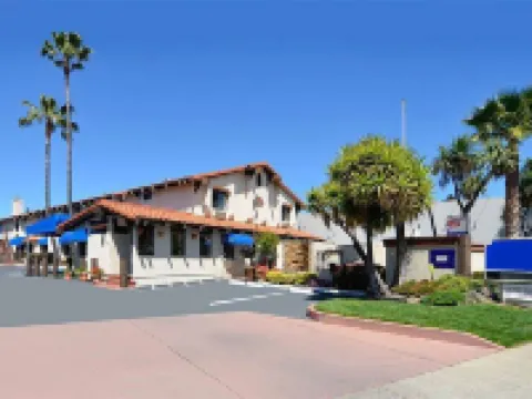 Travelodge by Wyndham Concord Hotels in Concord