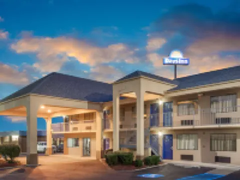 Days Inn by Wyndham Clinton Hotels in Clinton