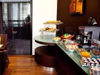 Kyriad Grenoble Centre - breakfast