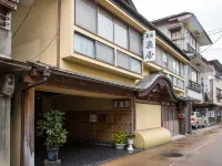 Izumiya Ryokan' Tawarayama Onsen Hotels in Наґато