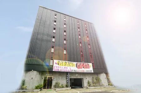 Gimhae Hotel Next Отели рядом с достопримечательностью «Shell mound gallery in Gimhae Bonghwang-dong Relice»