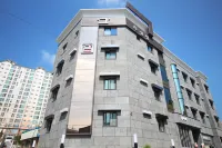 그무인텔 진상역 주변 호텔