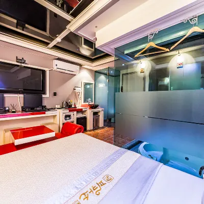 Incheon (Dongam) Picasso Hotels near متجر الايف متعدد الأقسام