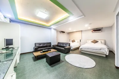 Chuncheon Bulnabi Motel Hotels near Jade Garden