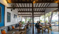 Bale Sampan Boutique Bungalows
