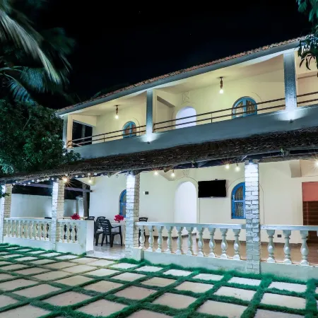 Beach House Hotel