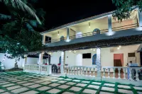Beach House Hotel