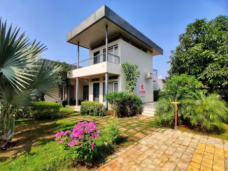 Lion Signature Family Resort Отели в г. Gir Somnath