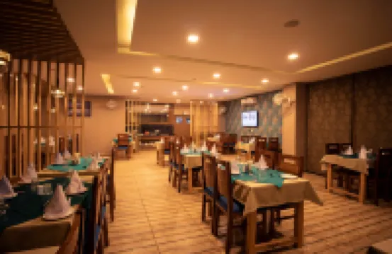 Royal Mansion Hotels in Bhuntar