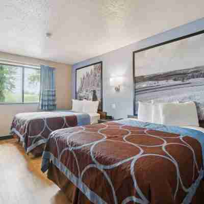 Super 8 by Wyndham Kenosha/Pleasant Prairie Rooms