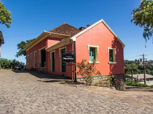 Casa de Pedra Mena Kaho