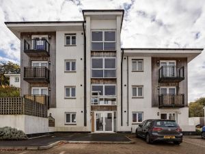 Stunning 2-bed Apartment in Newton Abbot