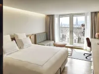 Swissôtel Kursaal Bern Các khách sạn gần Banner Carrier or Vexillum Fountain